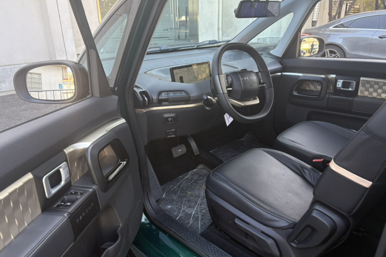 宝骏KiWi EV 2022款 设计师轻享版 三元锂中控内饰7003