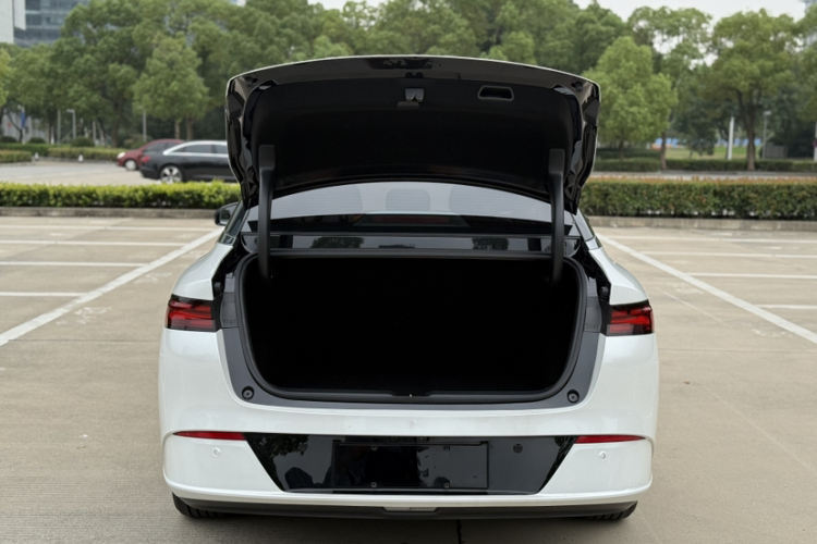 小鹏P5 2024款 500Pro版车身外观6001