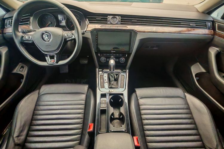 大众 迈腾 2018款 改款 330TSI DSG 豪华型中控内饰7003