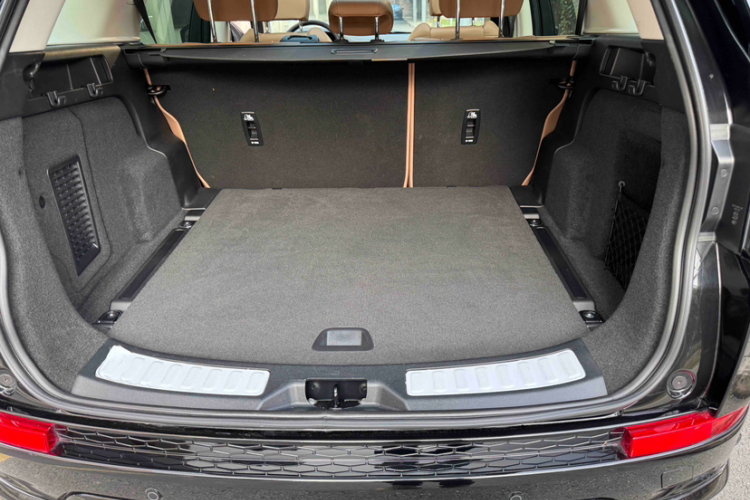 路虎 发现运动版 2024款 豪华定制版中控内饰7002