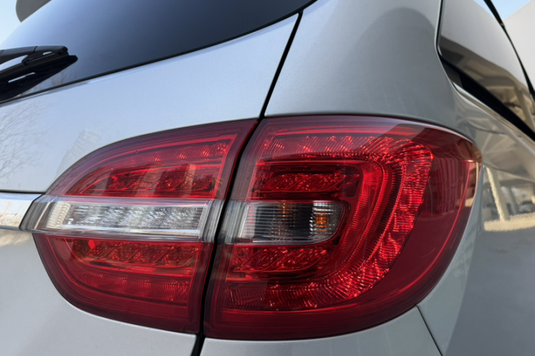 别克GL8 2017款 25S 舒适型 国V车身外观6008