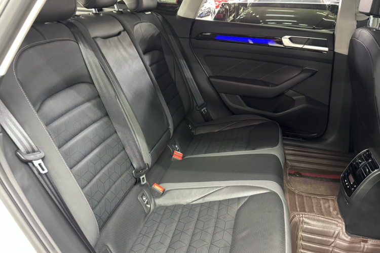 一汽-大众CC 2024款 猎装车 380TSI 猎心版中控内饰7007