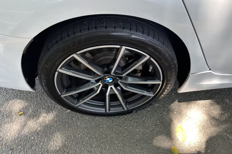 宝马3系 2021款 改款二 320Li M运动套装车身外观6002