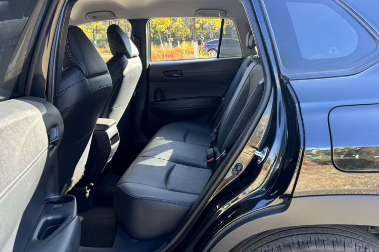 丰田 锋兰达 2024款 2.0L CVT精英plus版中控内饰7004