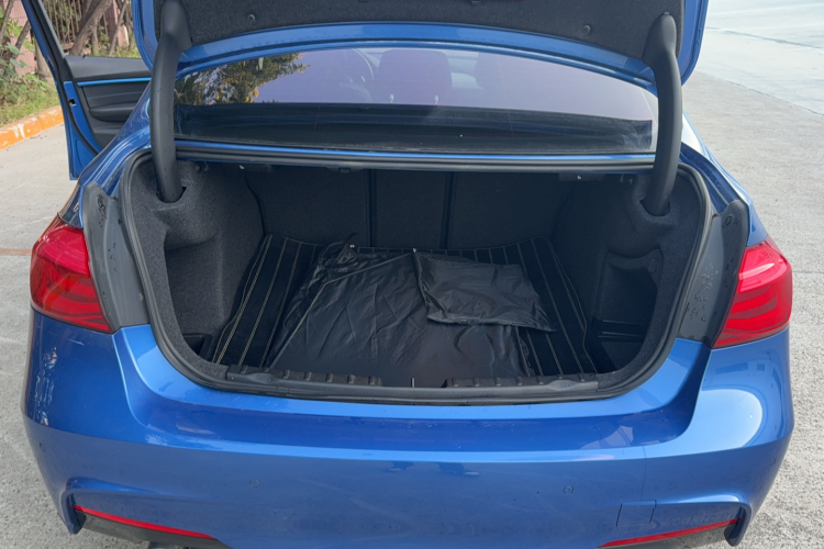 宝马3系 2018款 320i M运动套装局部细节23