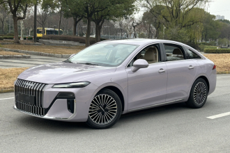 荣威M7 DMH 2025款 160km臻享版