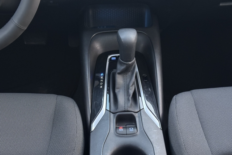 丰田 雷凌 2021款 双擎 1.8H E-CVT豪华版局部细节18