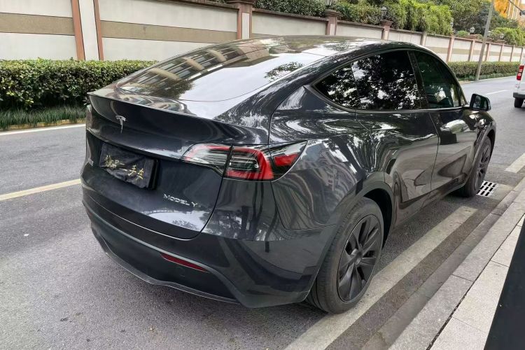 特斯拉 Model Y 2024款 后轮驱动版车身外观6008