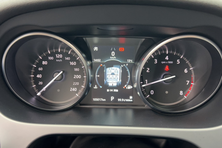 路虎 发现神行 2018款 240PS SE版中控内饰15