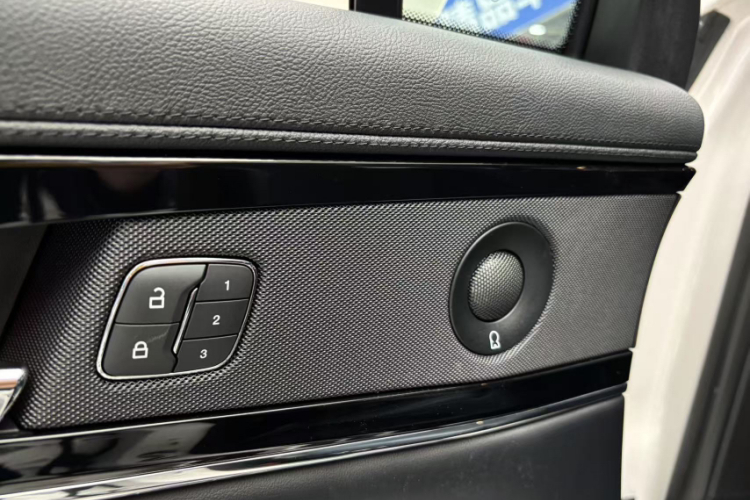 林肯 航海家 2021款 2.7T 四驱尊耀版中控内饰7001