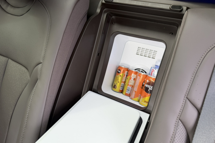 腾势Z9 2024款 1100km 四驱Ultra版局部细节9002