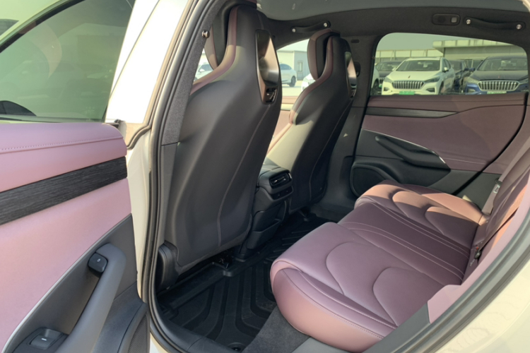 小米汽车 小米SU7 2024款 后驱长续航智驾版中控内饰7003