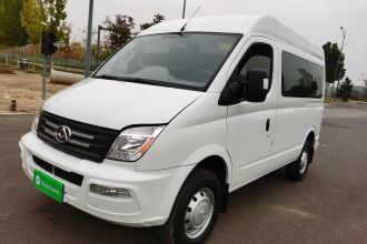 上汽大通MAXUS 新途V80 2023款 2.0T 手动经典傲运通短轴中顶7/8/9座