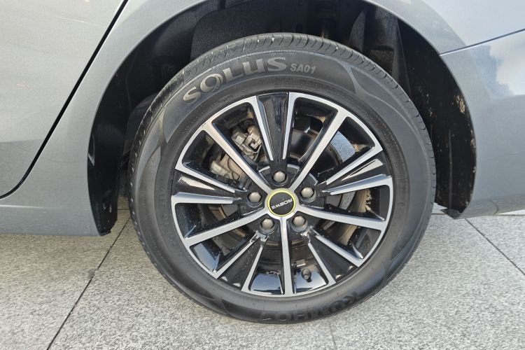 荣威i5 2021款 改款 1.5L CVT钻石版车身外观6008