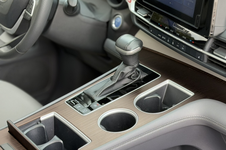 丰田 赛那SIENNA 2021款 2.5L混动 豪华版局部细节18