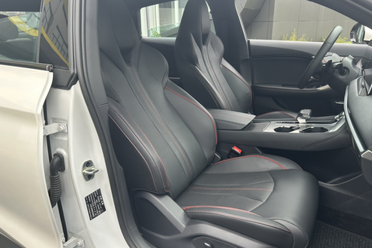 名爵 MG7 2025款 2.0T Trophy+ 超级智驾版中控内饰7004