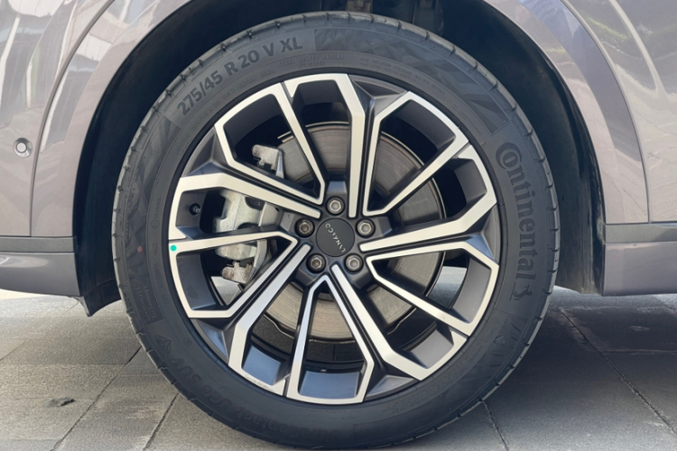 领克09 EM-P 2023款 2.0TD EM-P 远航版PM 七座车身外观6001