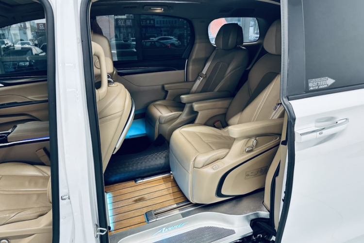 别克GL8 2021款 ES陆尊 653T 豪华型中控内饰7008