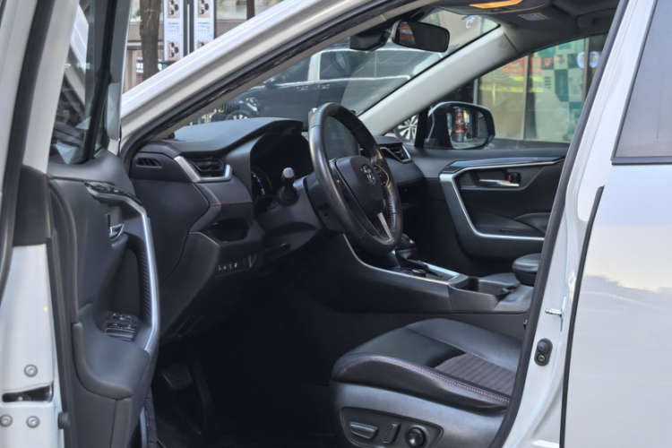 丰田 RAV4荣放双擎E+ 2021款 2.5L 两驱精英Pro中控内饰7008