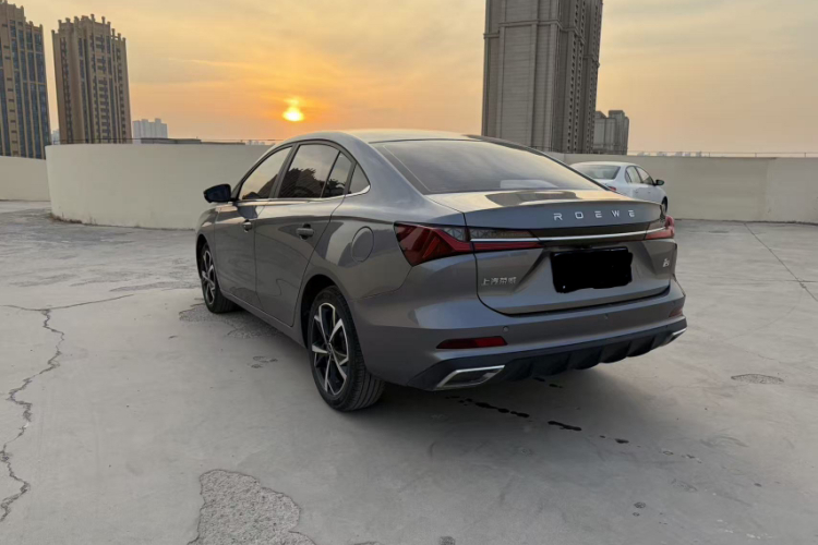 荣威i5 2023款 1.5L CVT尊荣版车身外观6004