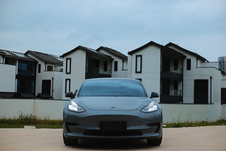 特斯拉 Model 3 2019款 标准续航后驱升级版车身外观6008