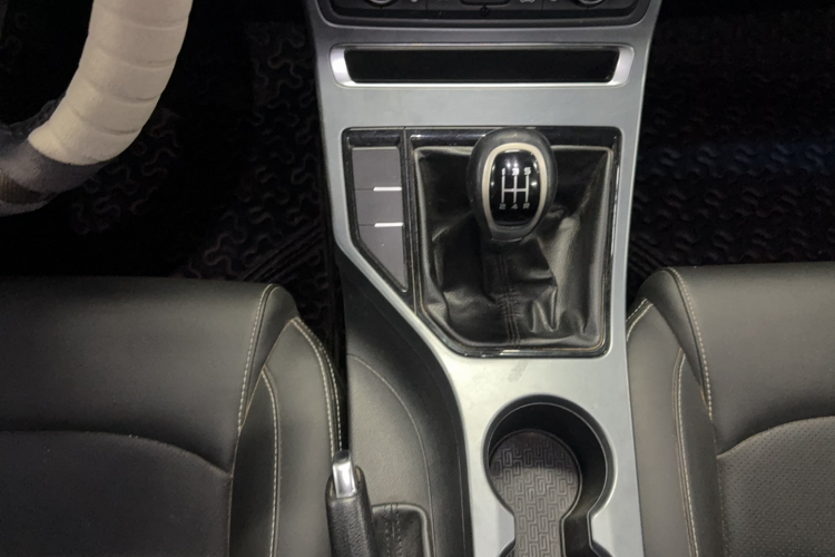 吉利汽车 帝豪 2018款 1.5L 手动向上互联版局部细节18