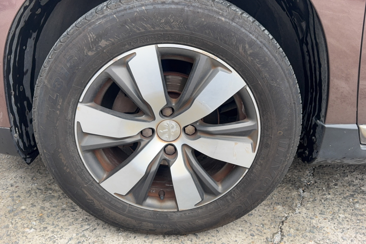 标致2008 2014款 1.6L 自动领航版车身外观6008