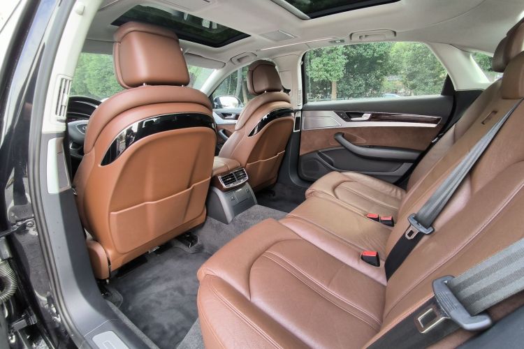 奥迪A8 2013款 A8L 45 TFSI quattro舒适型中控内饰7006