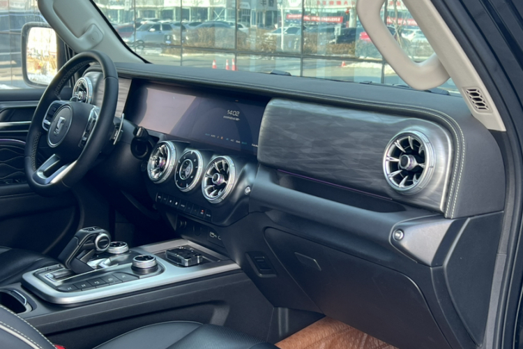 坦克300 2023款 2.0T 铁骑02中控内饰7009