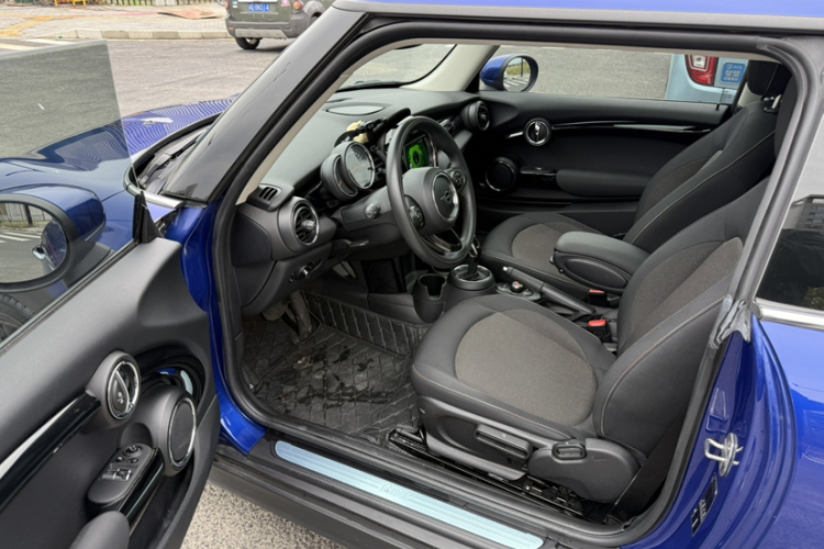 MINI 2019款 1.5T ONE PLUS局部细节19