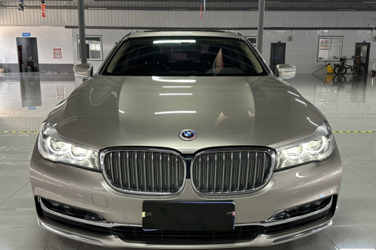 宝马7系 2018款 730Li 领先型 卓越套装车身外观6007