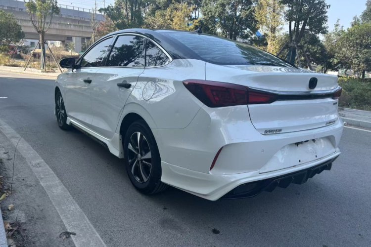 长安 逸动 2021款 PLUS 蓝鲸NE 1.4T GDI DCT尊贵型车身外观6002