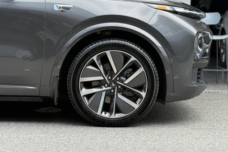 理想汽车 理想L9 2024款 Ultra车身外观6001