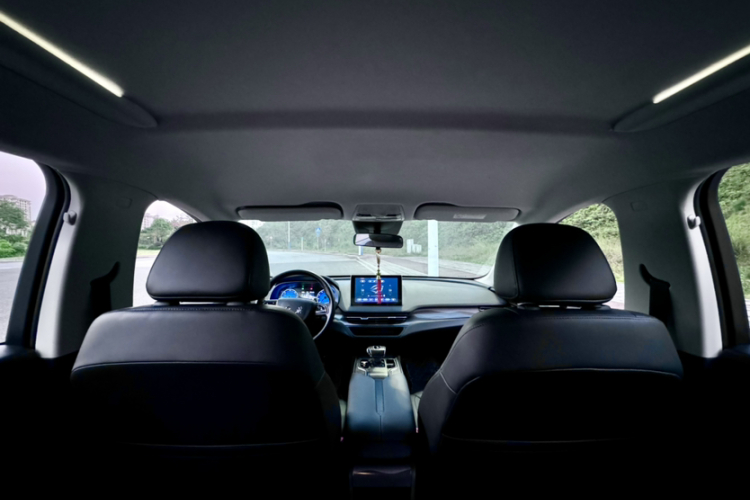 红旗E-QM5 2022款 431km 充电乐享版局部细节22