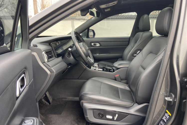 理想汽车 理想ONE 2021款 增程6座版中控内饰7004