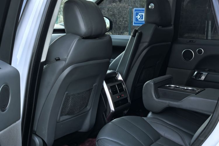 路虎 揽胜运动版 2014款 3.0 SC V6 HSE中控内饰7006