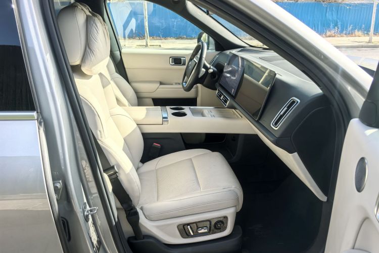 理想汽车 理想L8 2024款 Ultra中控内饰7003