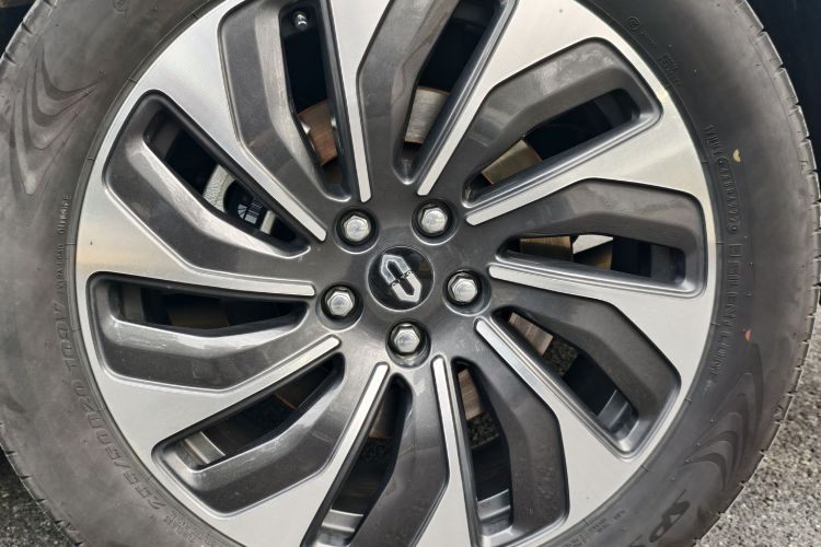 鸿蒙智行 问界M7 2024款 1.5T 后驱Plus版 6座车身外观6005