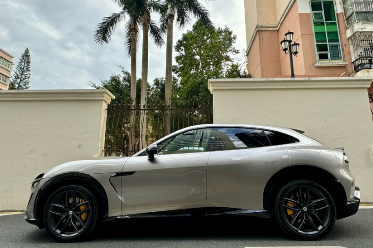 小米汽车 小米YU7 2025款 超长续航高性能四驱Max版车身外观6006