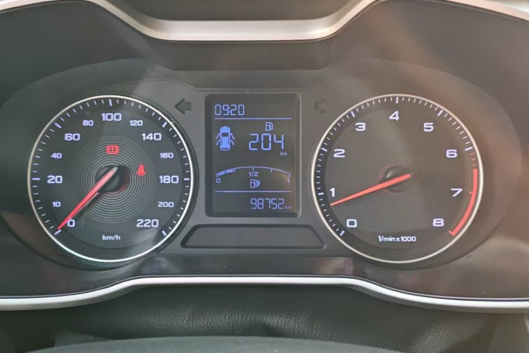 名爵ZS 2020款 全球百万畅销款 1.5L 手动65寸巨幕天窗版中控内饰15