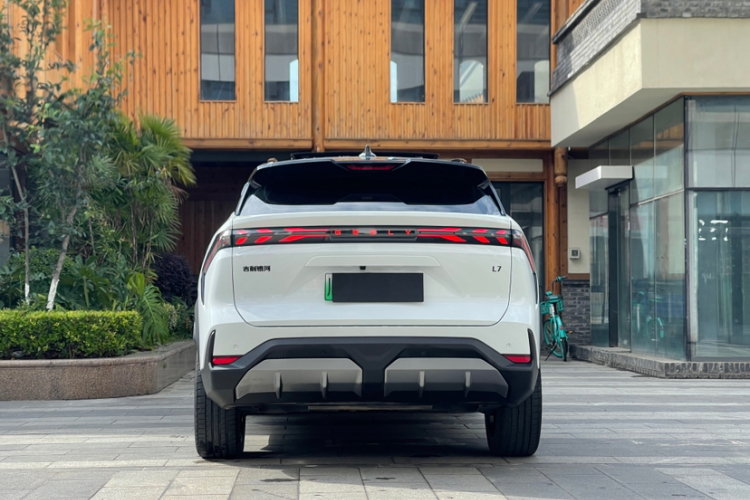 吉利银河 银河L7 2023款 1.5T 115km 星舰车身外观6002