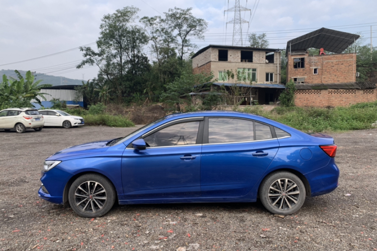 荣威i5 2020款 1.5L 手动4G互联领豪旗舰版车身外观6008