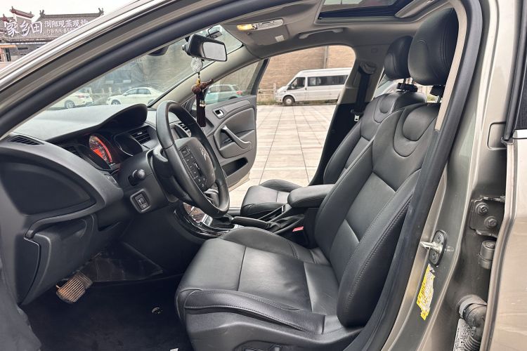雪铁龙C5 2014款 2.0L 自动尊享型中控内饰7001
