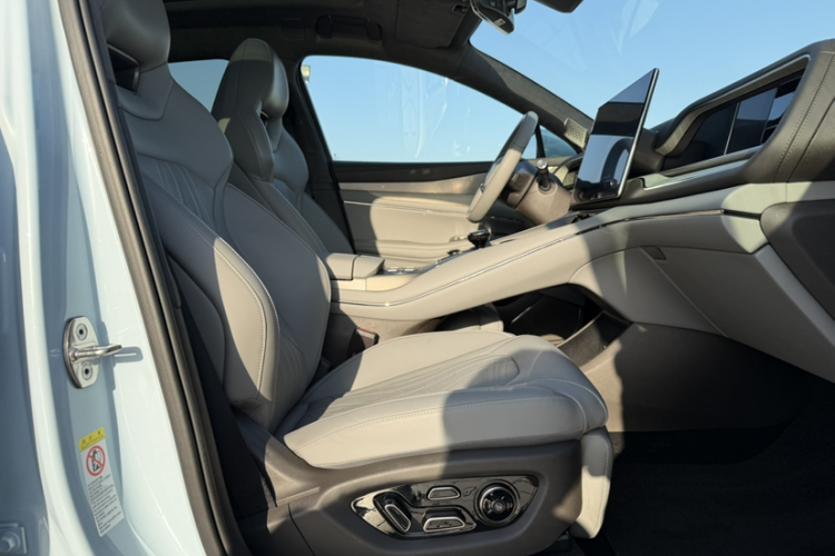 腾势N7 2023款 长续航性能Max版局部细节41