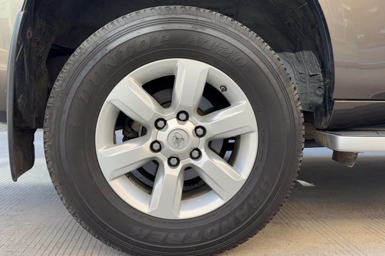 丰田 普拉多 2014款 4.0L 自动TX-L NAVI车身外观6006