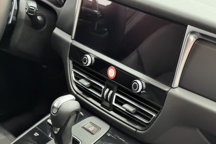 保时捷 2022款 Macan 2.0T中控内饰7007