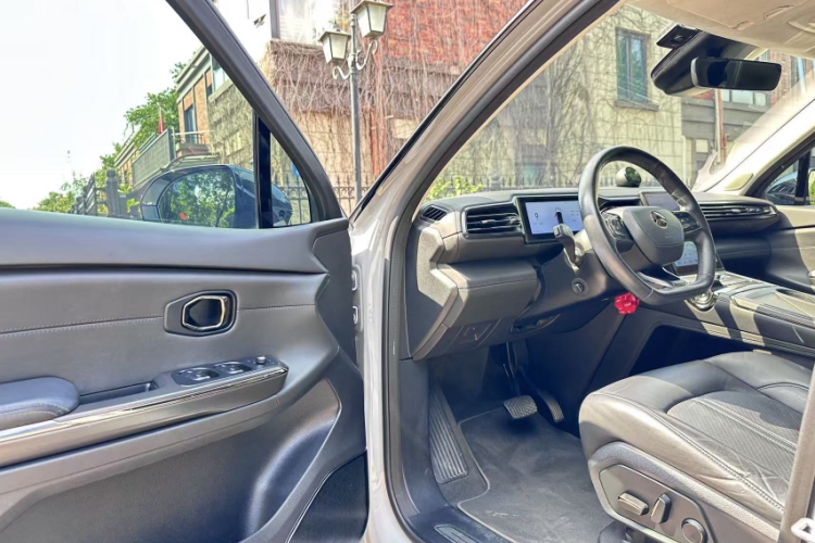 蔚来ES6 2019款 420KM 运动版中控内饰7006