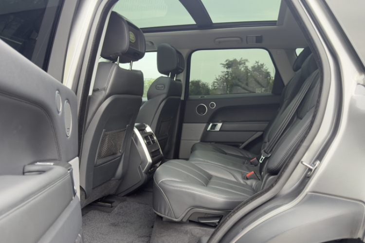 路虎 揽胜运动版 2016款 3.0 SC V6 HSE DYNAMIC中控内饰7012