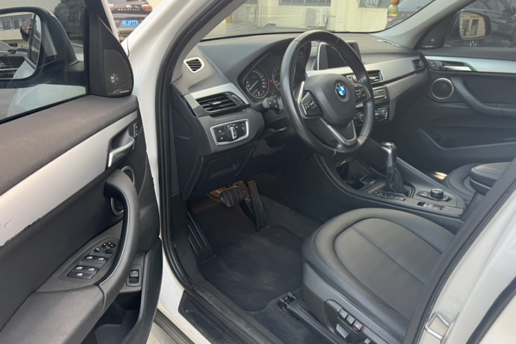 宝马X1 2016款 sDrive18Li 尊享型中控内饰7005