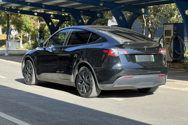 特斯拉 Model Y 2022款 改款 后轮驱动版车身外观6005